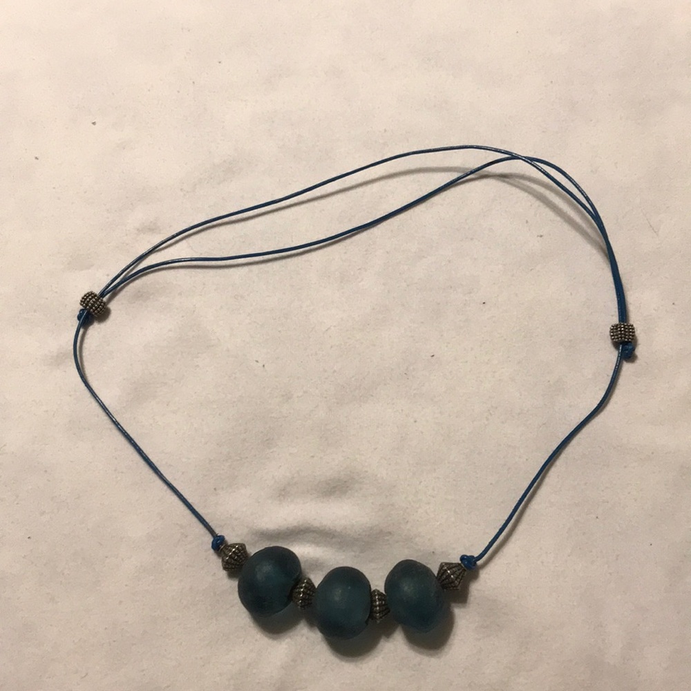 Necklace large blue beads